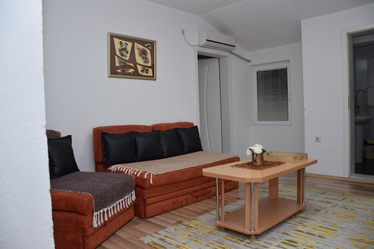 Markos Towers Apartments 普里莱普 外观 照片